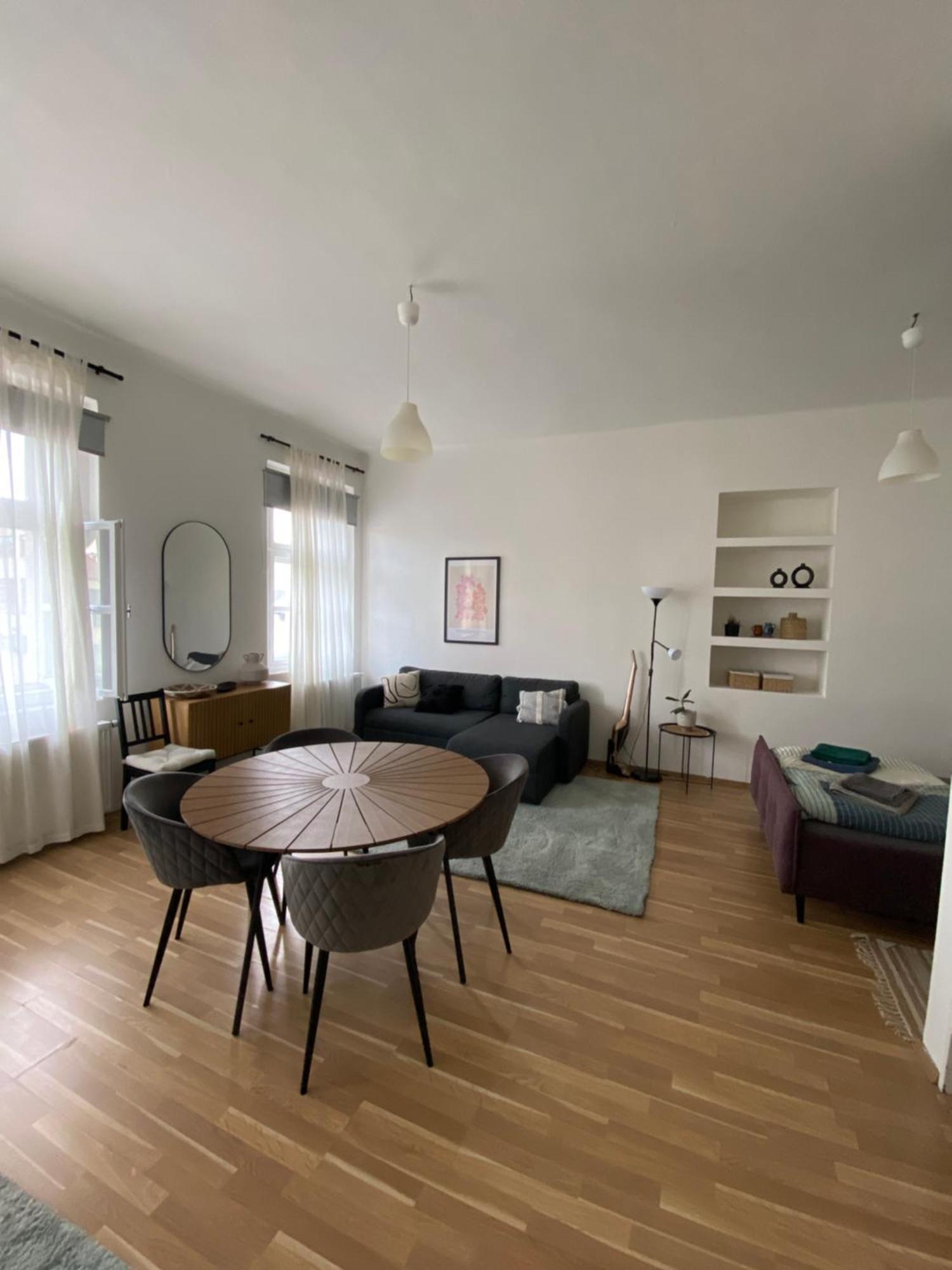Roomy Apartment Close To Palmovka Prague Exterior photo